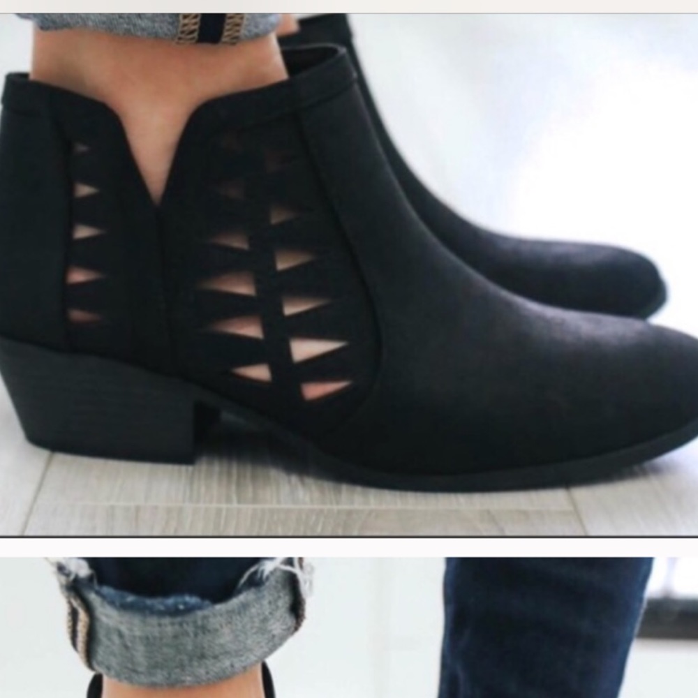 NWOT Bamboo brand booties